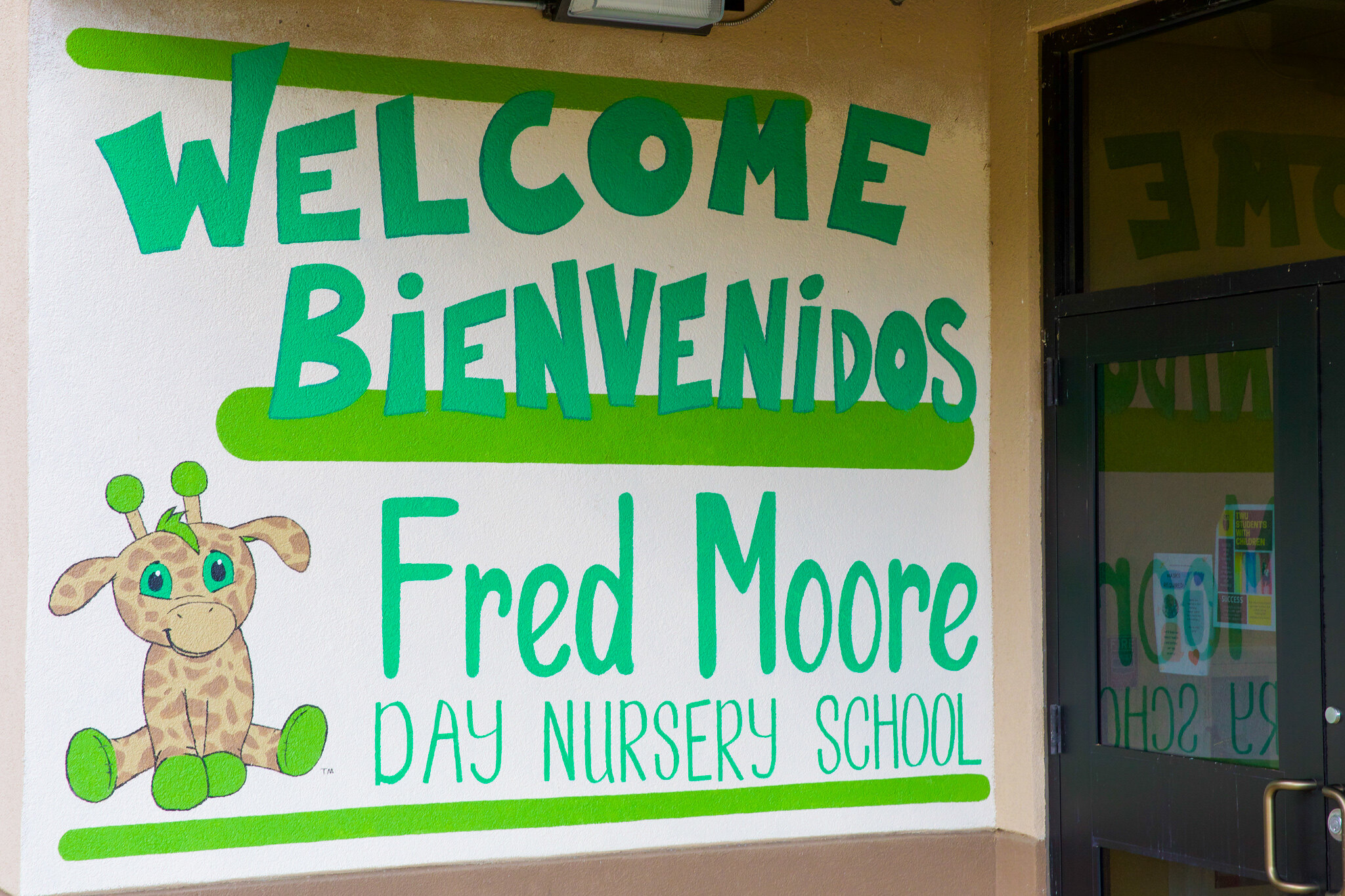 FMDNS Welcome and Bienvenidos mural 